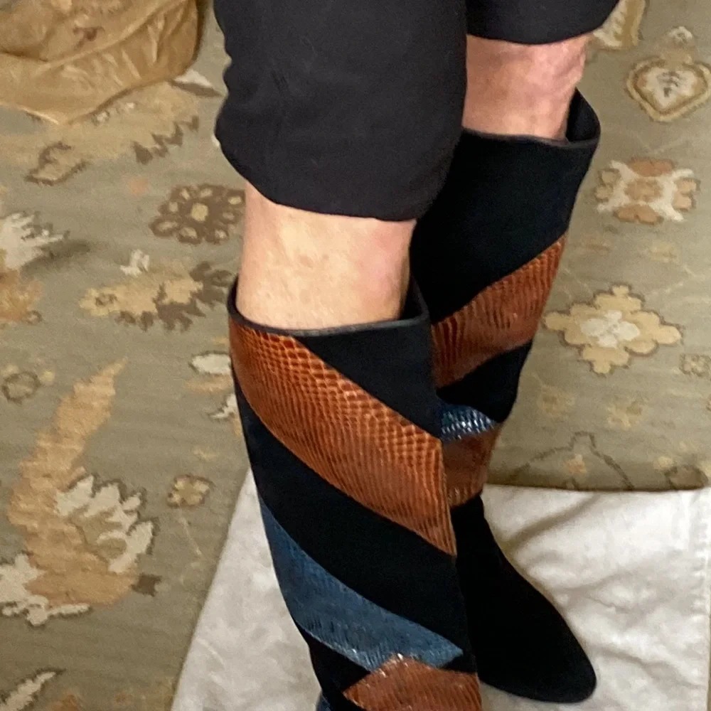 Beltrani Black Suede Knee high boot - Picture 3 of 8